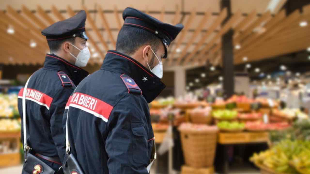 carabinieri supermercato