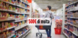 Donna al supermercato