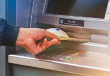 Ritirare soldi al bancomat