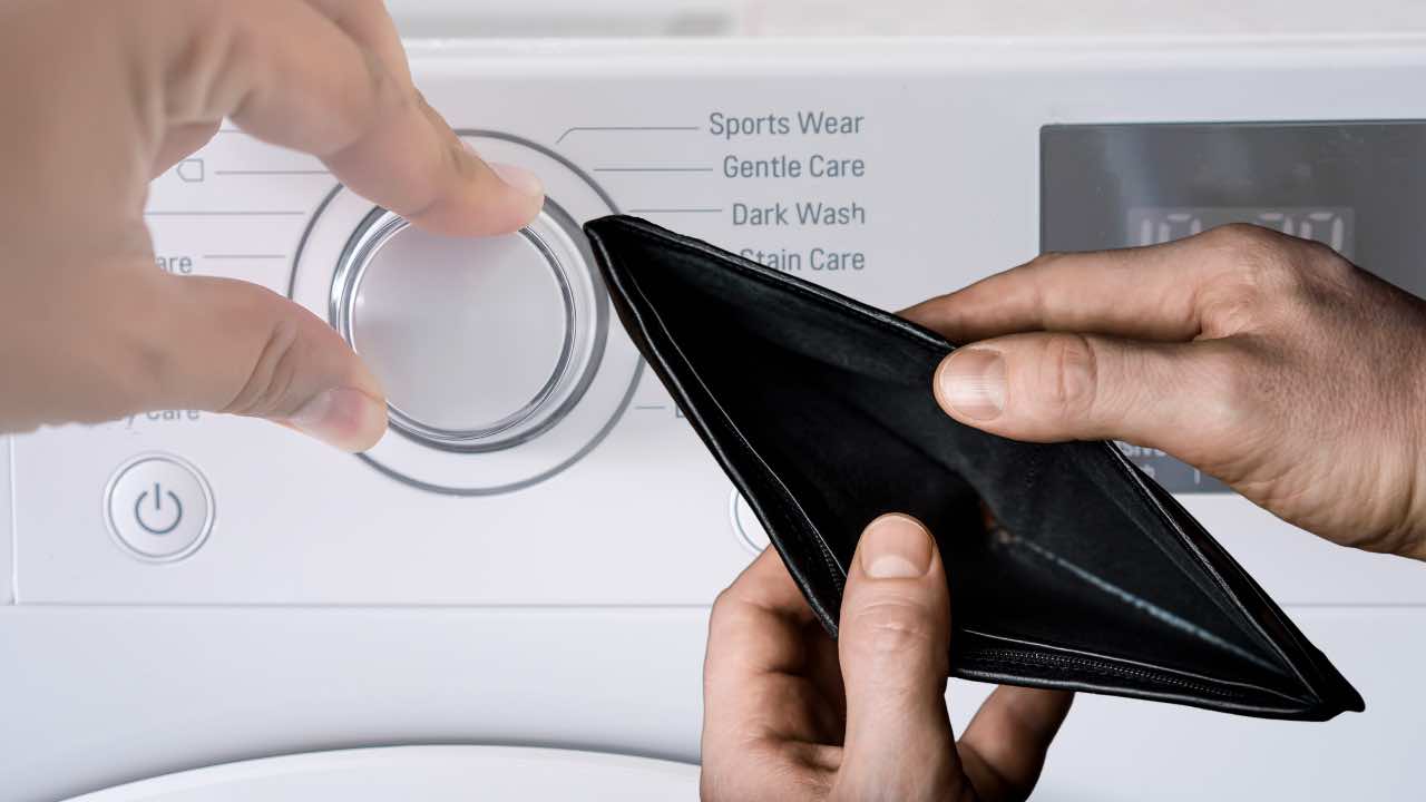 lavatrice e portafoglio