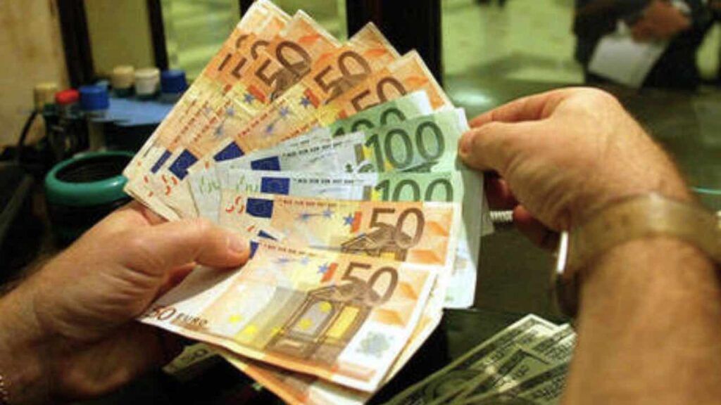 156 euro di aumento sullo stipendio