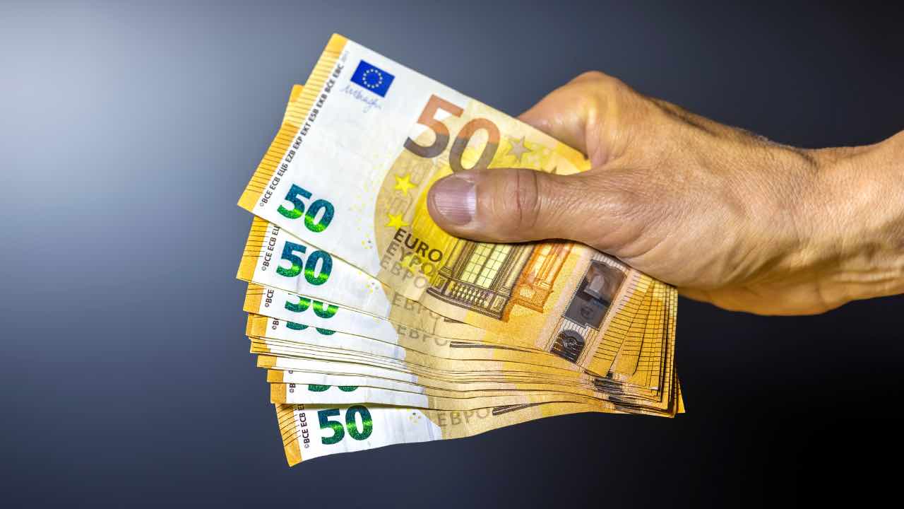 4000 euro al mese