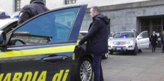 auto Guardia di Finanza