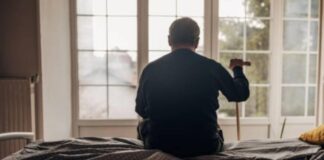 Pensionato truffato dalla colf