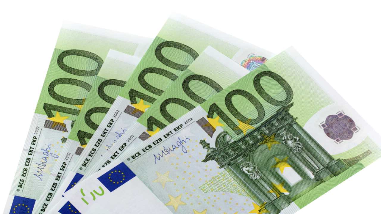 Risparmiare 100 euro a settimana