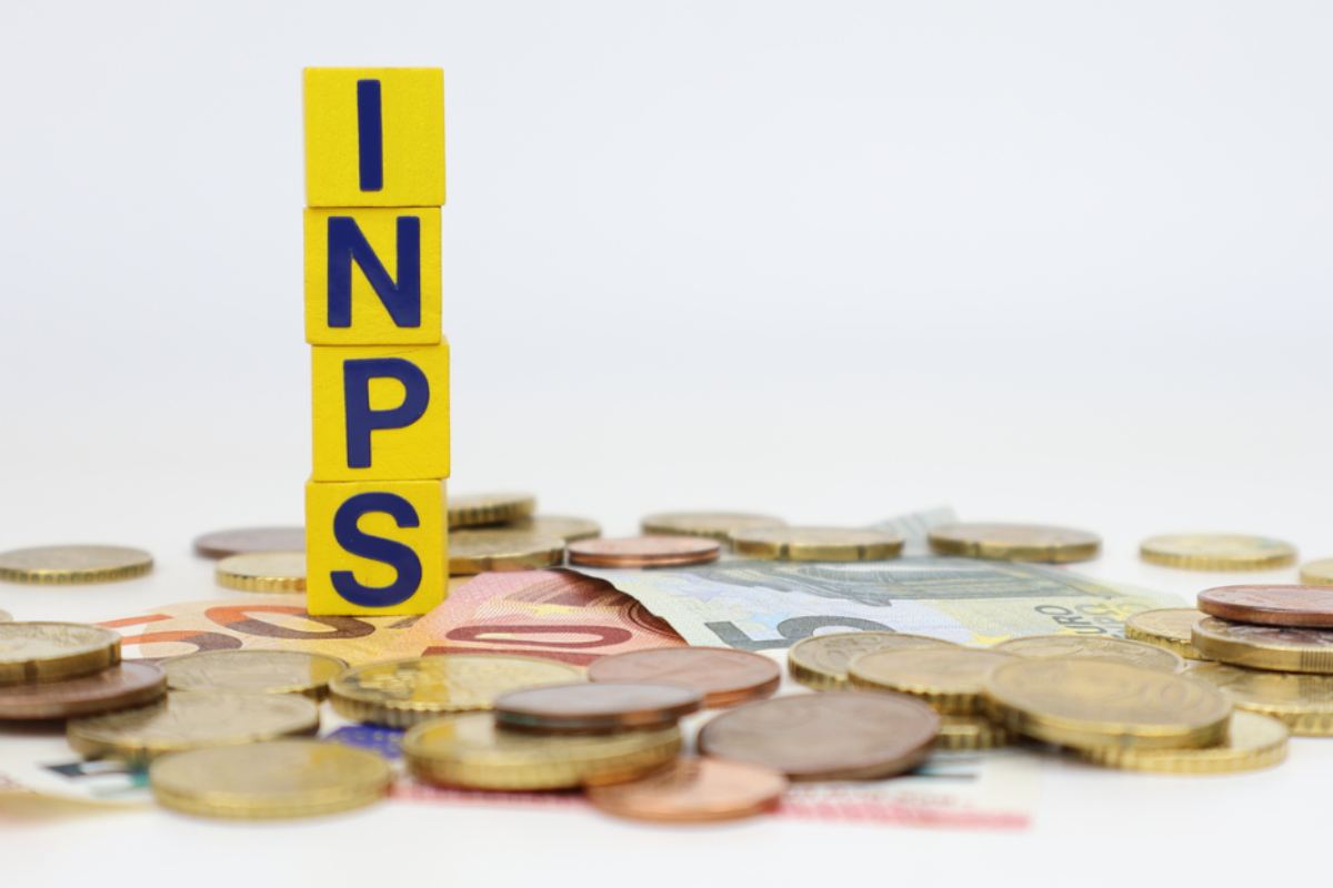 978 euro al mese dall'INPS per tutti: come averli subito sul conto