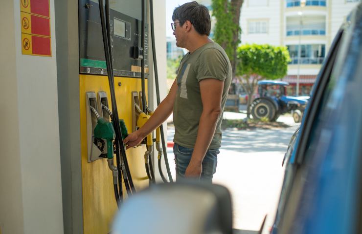 Quanto costa un litro di benzina in Svizzera? Il costo impensabile