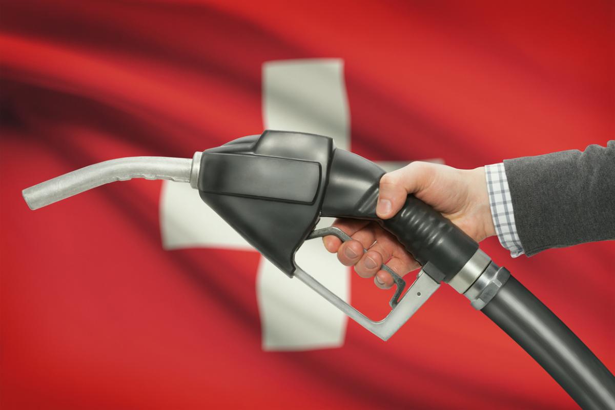 Quanto costa un litro di benzina in Svizzera? Il costo impensabile