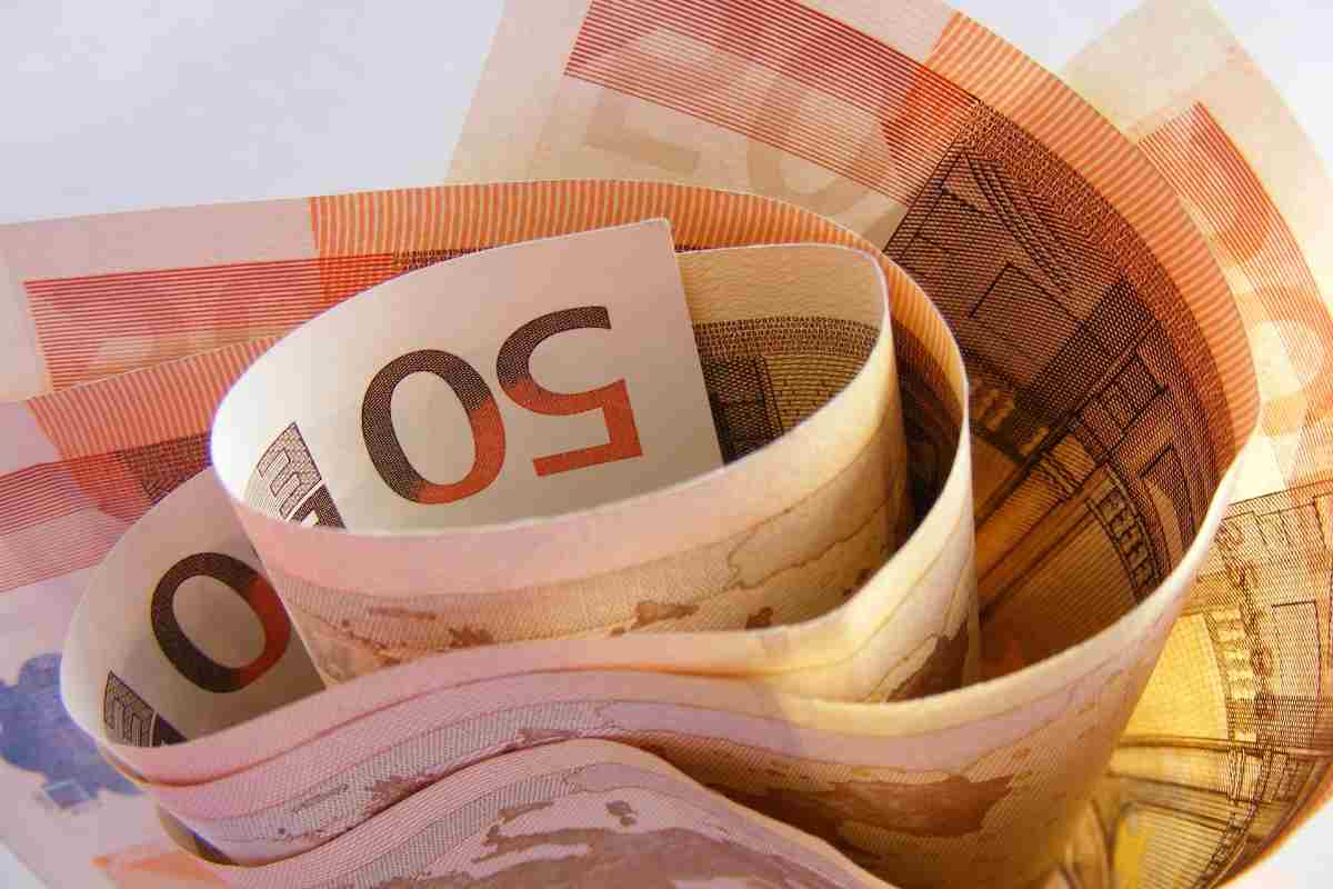 Nuovo sussidio per famiglie da 300€ in un'unica soluzione